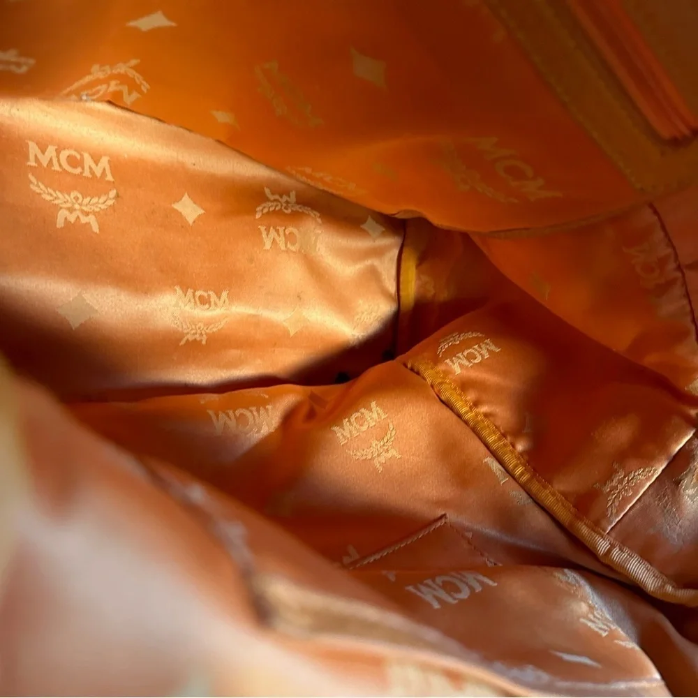 🔥MCM leather orange Visetos coated canvas 
Stark backpack🔥LIMITED EDITION - Picture 14 of 17
